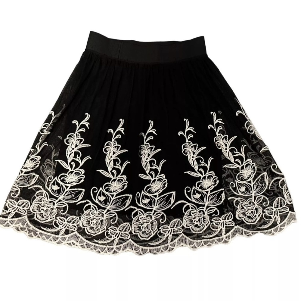 ALFANI Women's Black Skirt w/ Embroidered
Overlay and Scalloped Edge